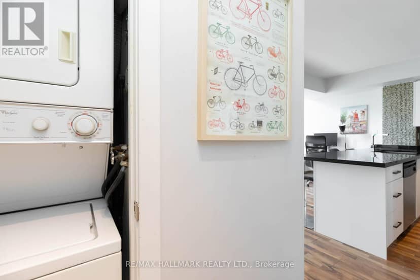 314 - 21 Earl Street — photo 8 of 27