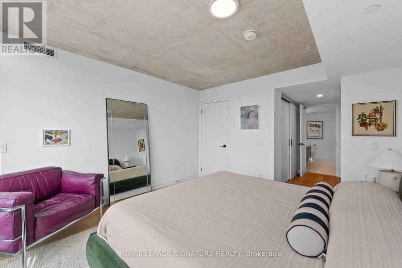 PH604 - 899 College Street — photo 19 of 40