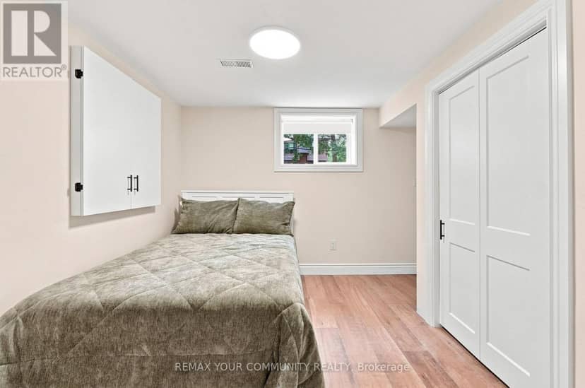 20 Ringwood Crescent — photo 38 of 40