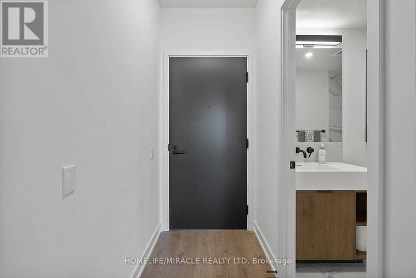 1322 - 108 Peter Street — photo 10 of 40