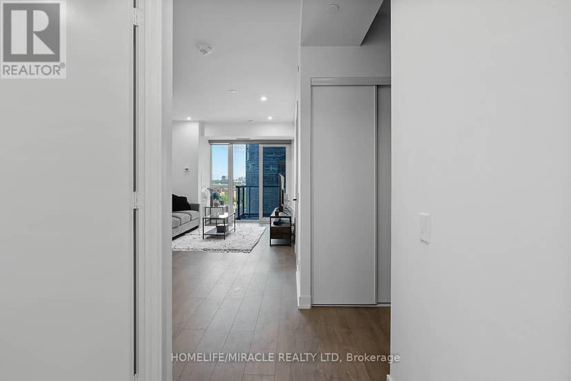 1322 - 108 Peter Street — photo 11 of 40