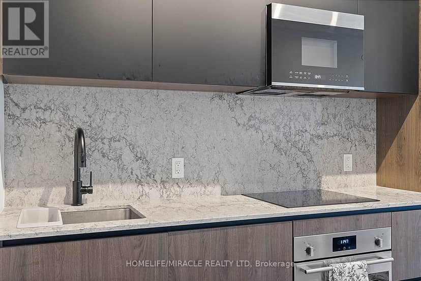 1322 - 108 Peter Street — photo 15 of 40