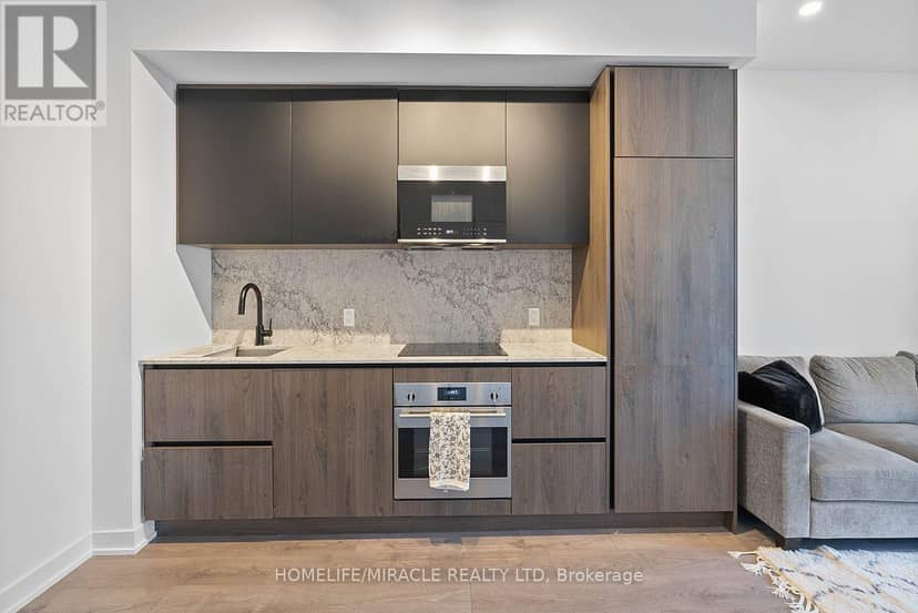 1322 - 108 Peter Street — photo 17 of 40