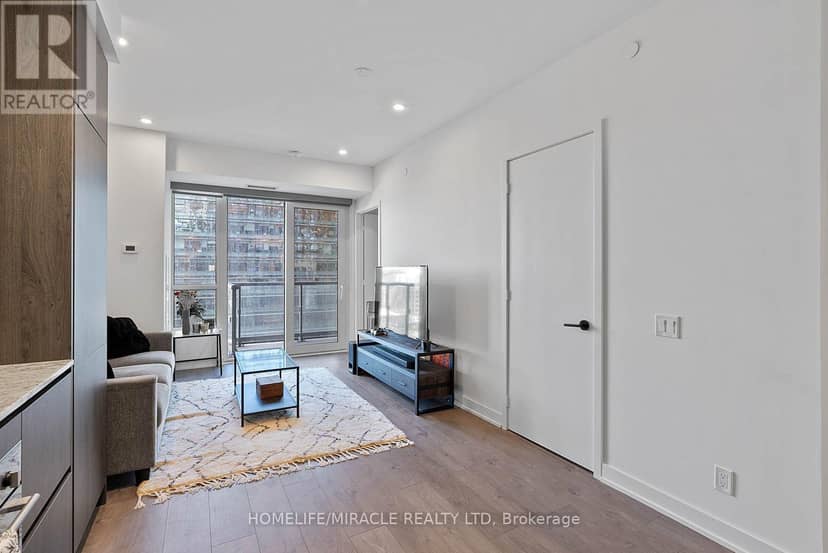 1322 - 108 Peter Street — photo 22 of 40
