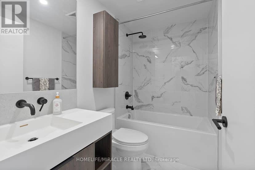 1322 - 108 Peter Street — photo 29 of 40