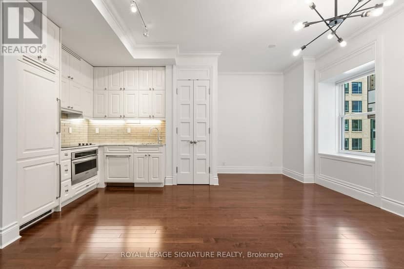 542 - 22 Leader Lane — photo 1 of 23
