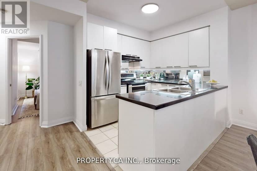 301 - 1121 Bay Street — photo 8 of 24