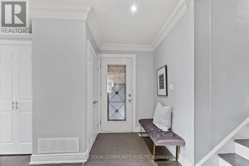 23 Penetang Crescent — photo 3 of 37