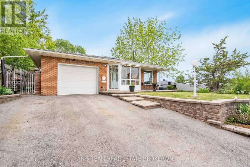 82 Bayview Drive — photo 2 of 40