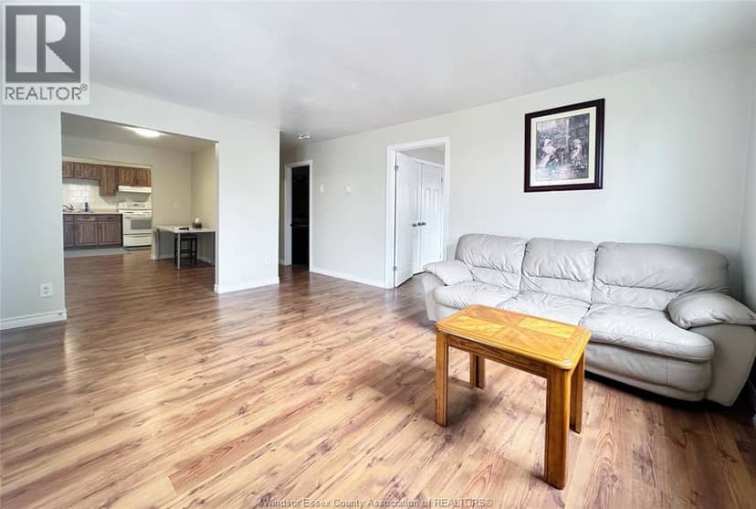 26-30 Victoria STREET South — photo 14 of 30