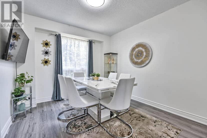 54 Nottawasaga Crescent — photo 15 of 40