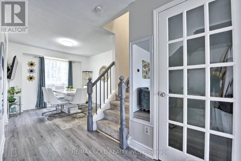 54 Nottawasaga Crescent — photo 19 of 40