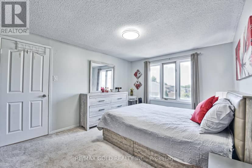 54 Nottawasaga Crescent — photo 36 of 40