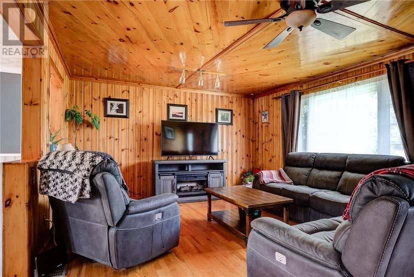 4745 Gabrielle Street, Hanmer, photo 8