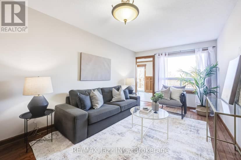 2 Coomer Crescent — photo 15 of 40