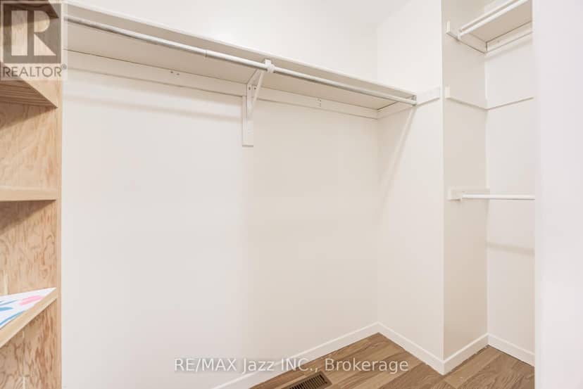 2 Coomer Crescent — photo 21 of 40