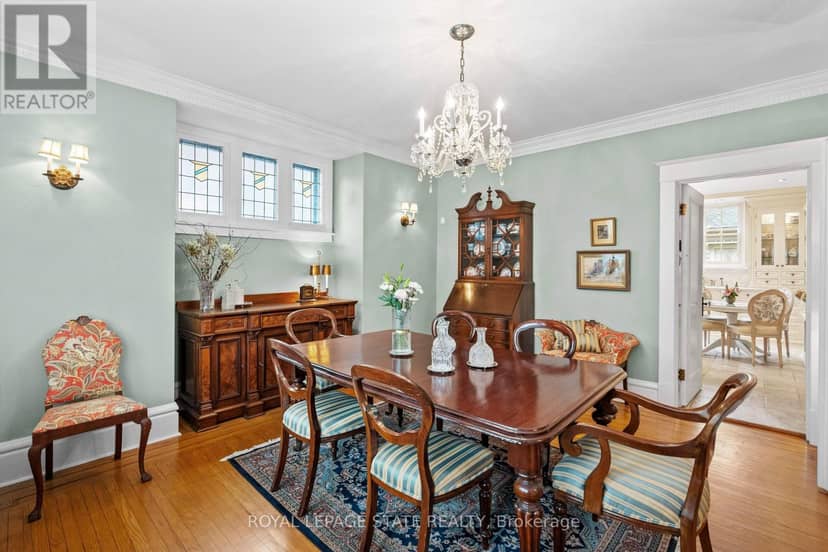 247 Macnab Street S — photo 11 of 40