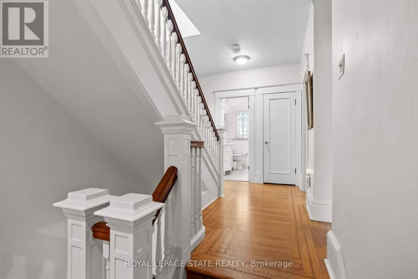 247 Macnab Street S — photo 19 of 40