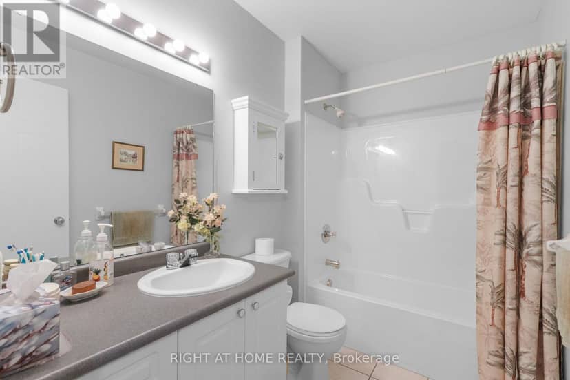 12 - 215 North Centre Road — photo 17 of 29