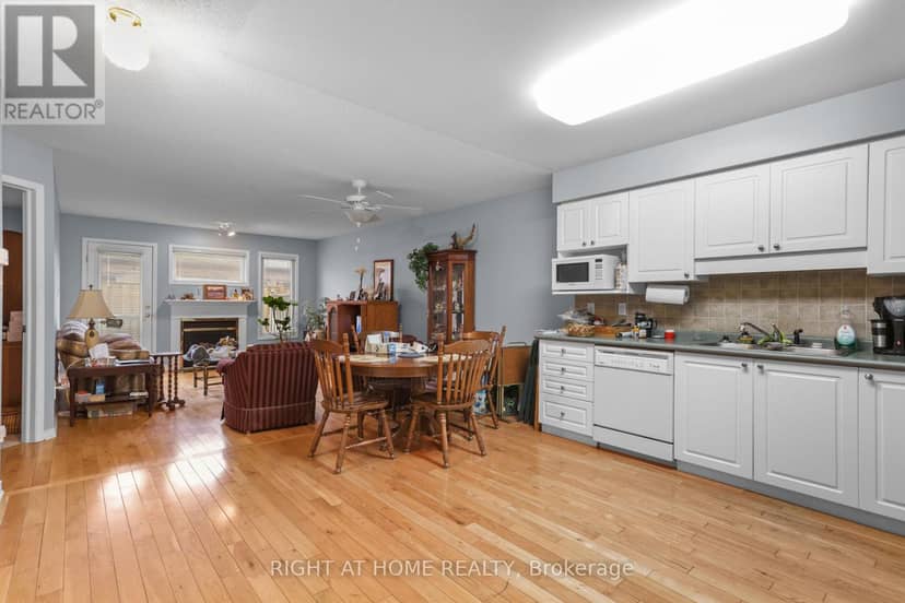 12 - 215 North Centre Road, London North, photo 6
