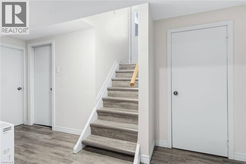 27 BLENHEIM Drive — photo 19 of 40