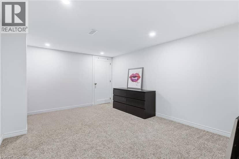 27 BLENHEIM Drive — photo 24 of 40