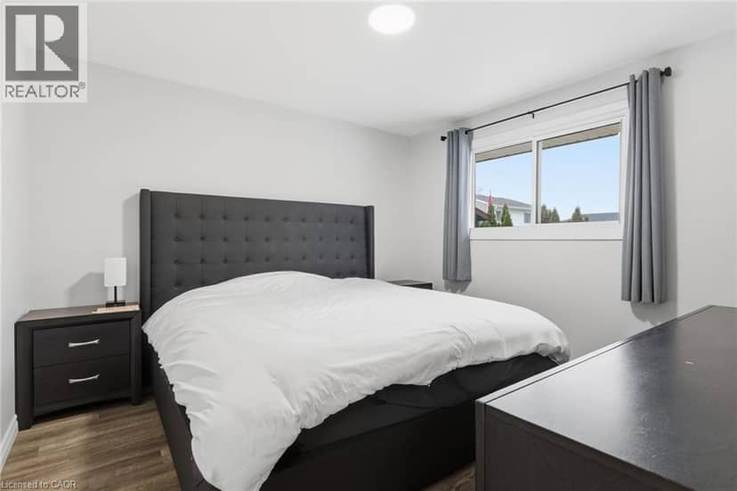 27 BLENHEIM Drive — photo 14 of 40