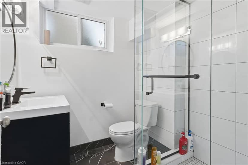 27 BLENHEIM Drive — photo 30 of 40