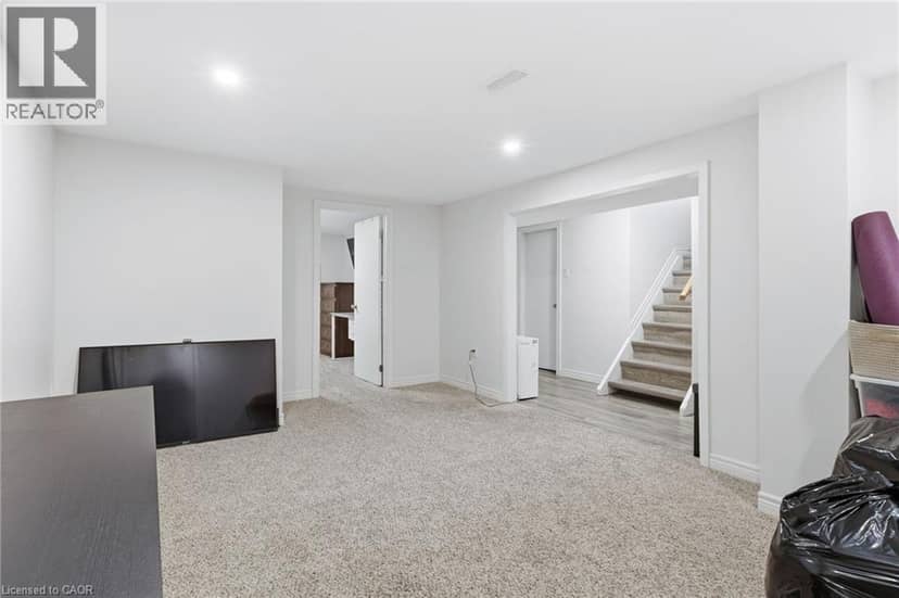 27 BLENHEIM Drive — photo 22 of 40