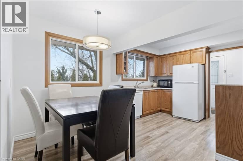 27 BLENHEIM Drive, Stoney Creek, photo 8