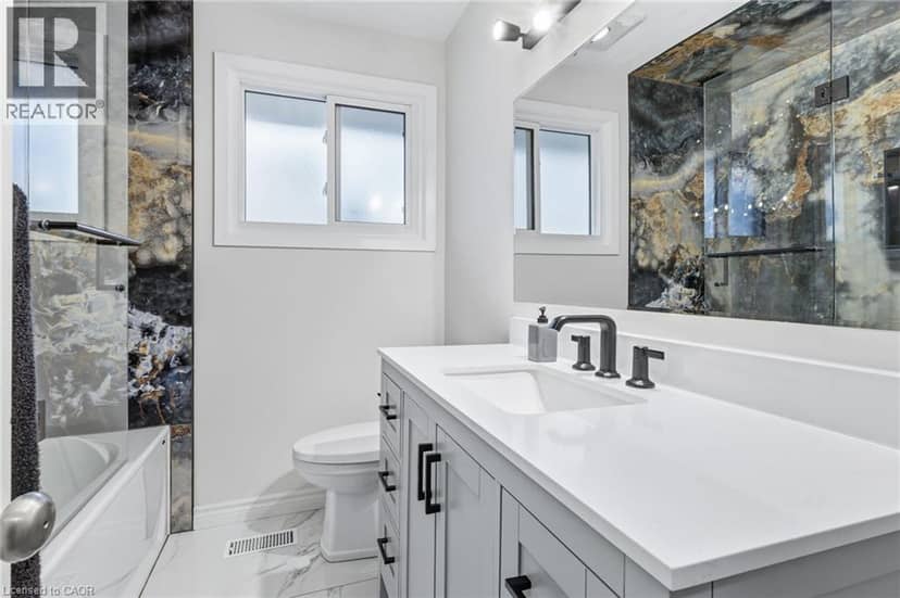 27 BLENHEIM Drive — photo 16 of 40