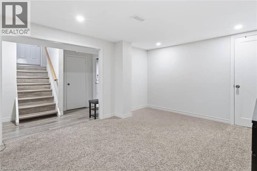 27 BLENHEIM Drive — photo 25 of 40