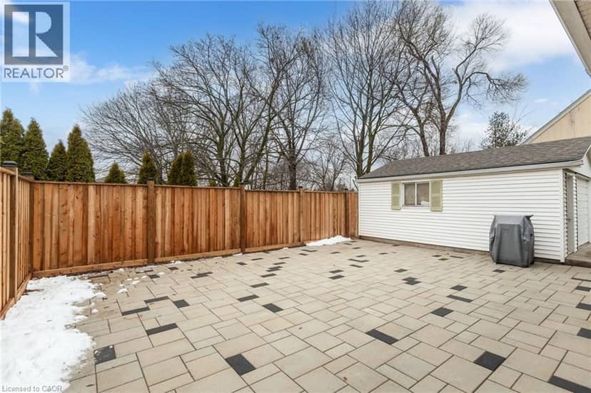 27 BLENHEIM Drive — photo 40 of 40