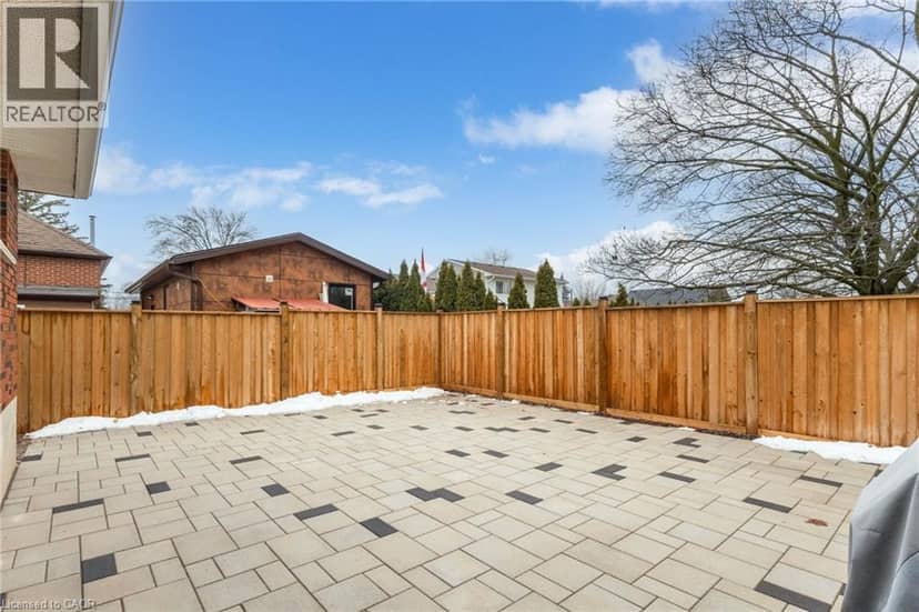 27 BLENHEIM Drive — photo 36 of 40
