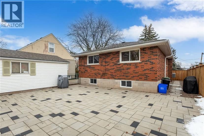 27 BLENHEIM Drive — photo 38 of 40