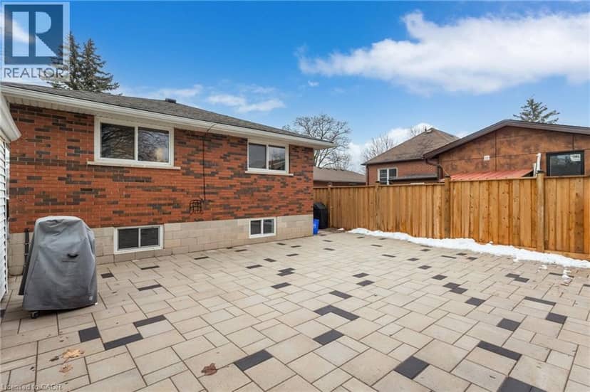 27 BLENHEIM Drive — photo 37 of 40