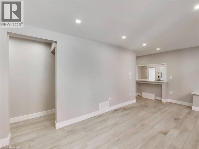 229 PARKDALE Avenue N — photo 17 of 40