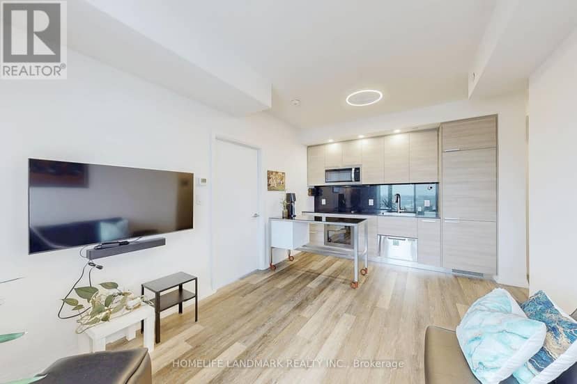 10 - 75 Canterbury Place, Toronto, photo 2