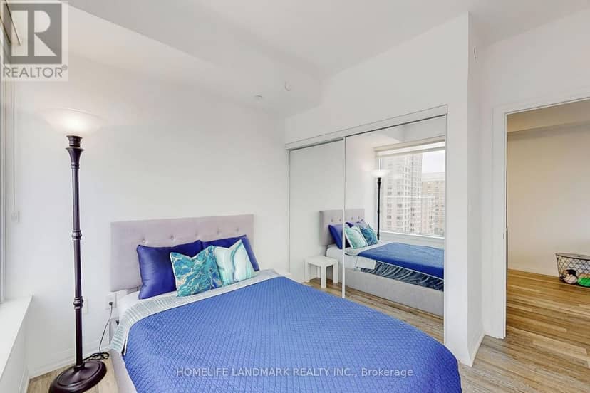 10 - 75 Canterbury Place, Toronto, photo 8
