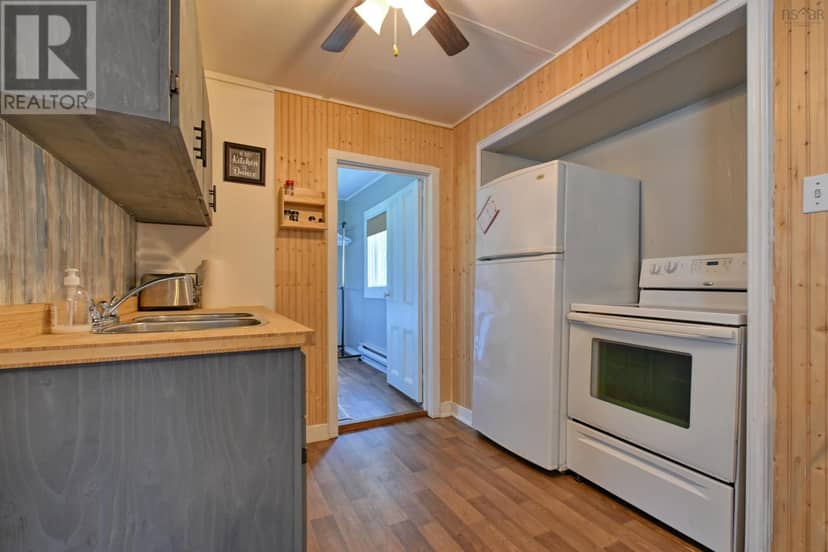 2952 Highway 395 — photo 32 of 40