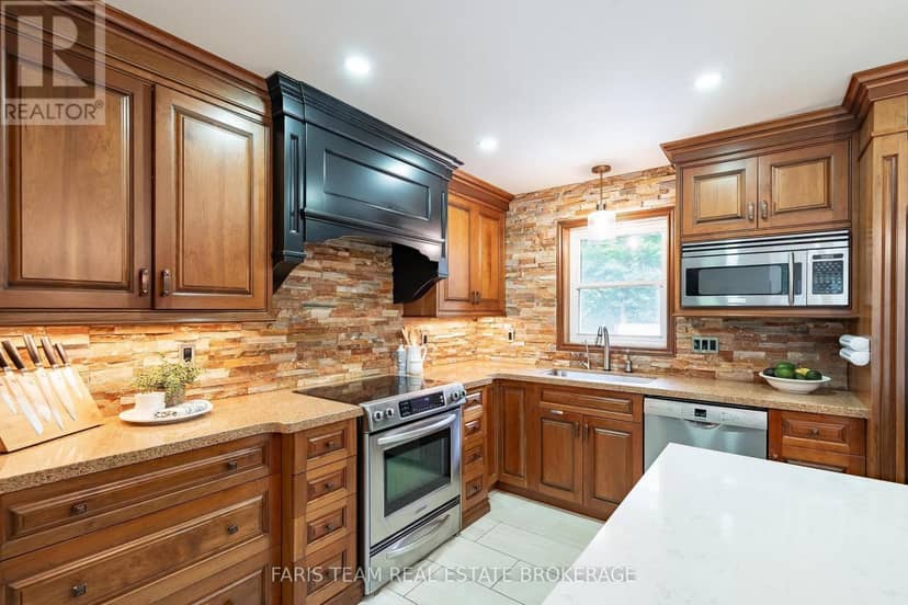 7697 County Road 56, Essa, photo 8