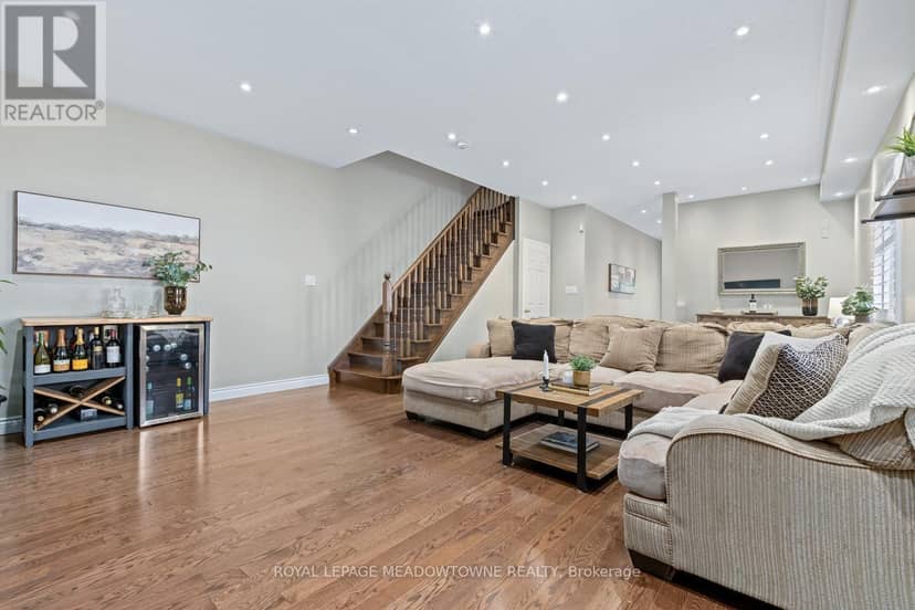 19 Goldham Way — photo 12 of 40