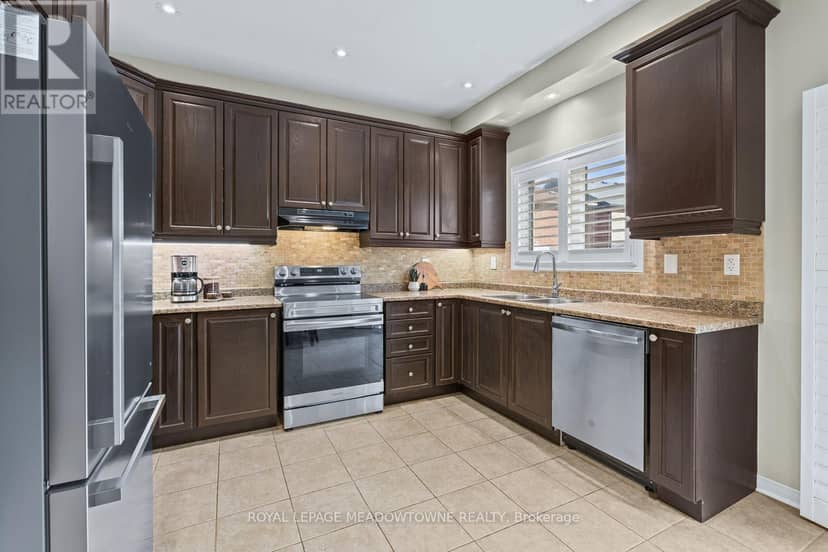 19 Goldham Way — photo 17 of 40