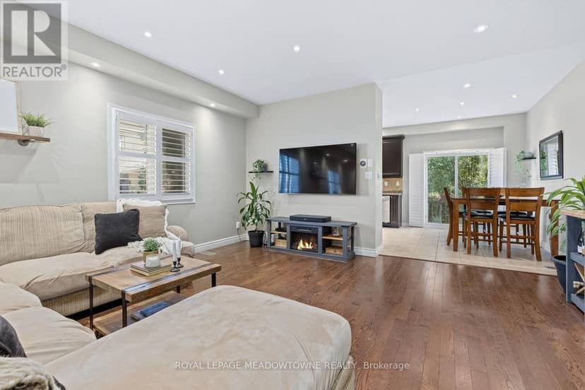 19 Goldham Way — photo 9 of 40
