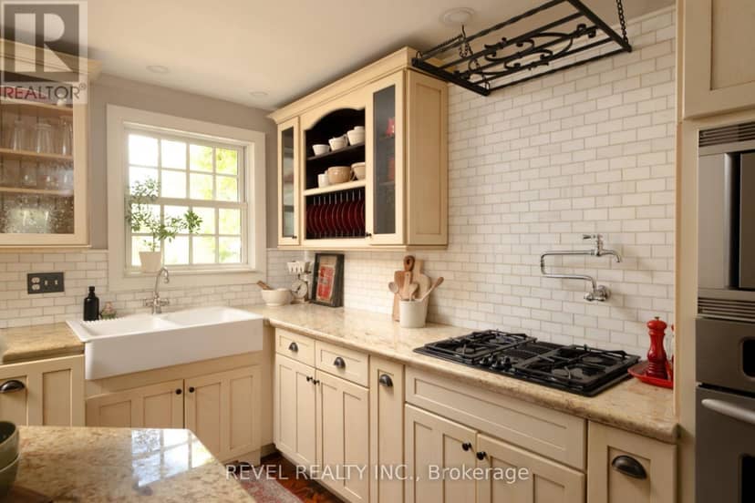 532 Main Street — photo 14 of 40