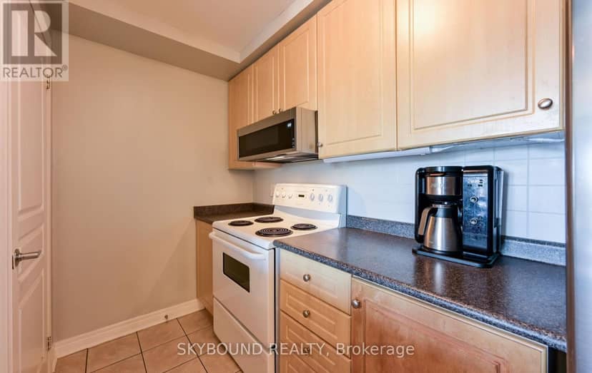 516 - 1415 Lawrence Avenue W — photo 9 of 27