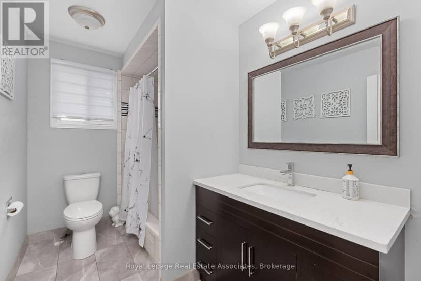 537 Mathewman Crescent — photo 13 of 31