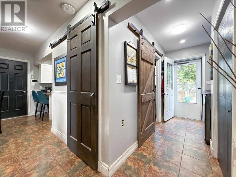 7 Sunrise Court — photo 6 of 40