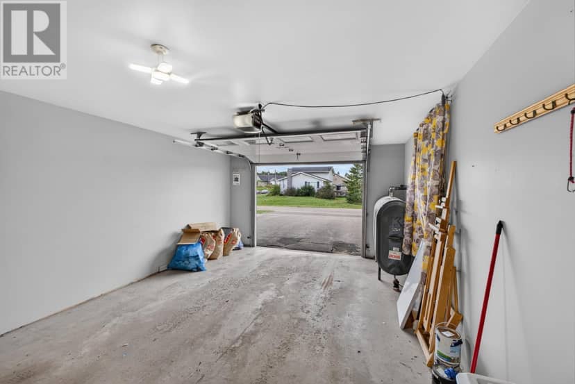 28 Heatherway Drive — photo 34 of 40
