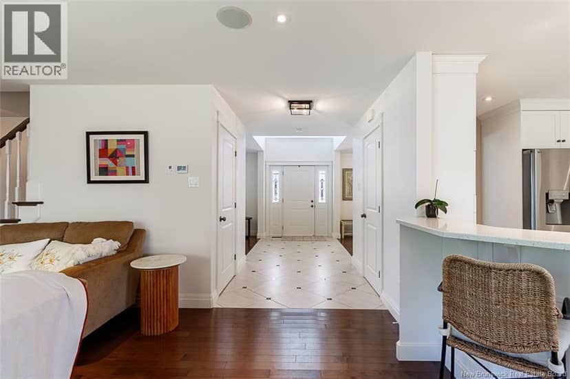 10 Turnberry Court — photo 3 of 40